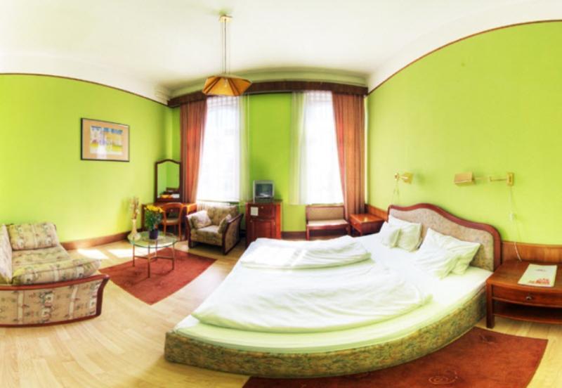 Hotel Omnibusz บูดาเปสต์ ภายนอก รูปภาพ