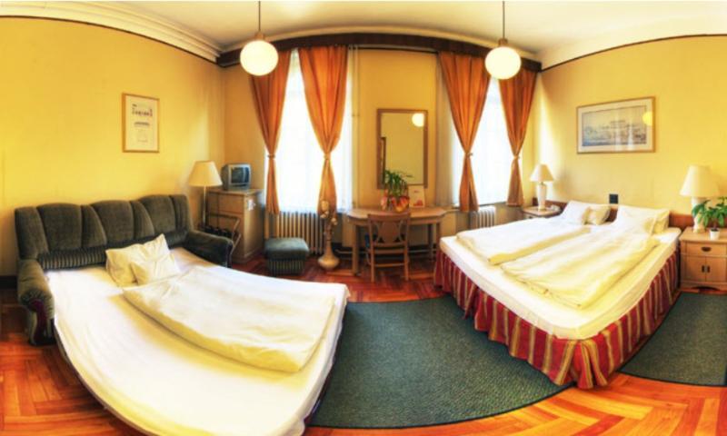 Hotel Omnibusz บูดาเปสต์ ภายนอก รูปภาพ