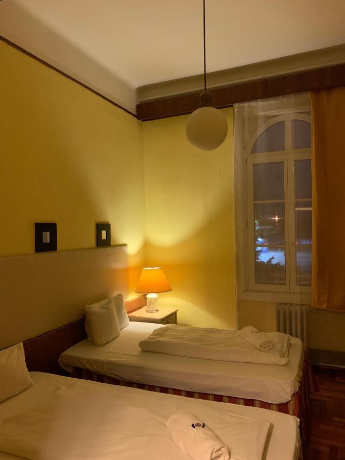 Hotel Omnibusz บูดาเปสต์ ภายนอก รูปภาพ