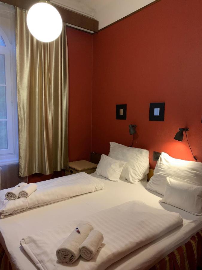 Hotel Omnibusz บูดาเปสต์ ภายนอก รูปภาพ