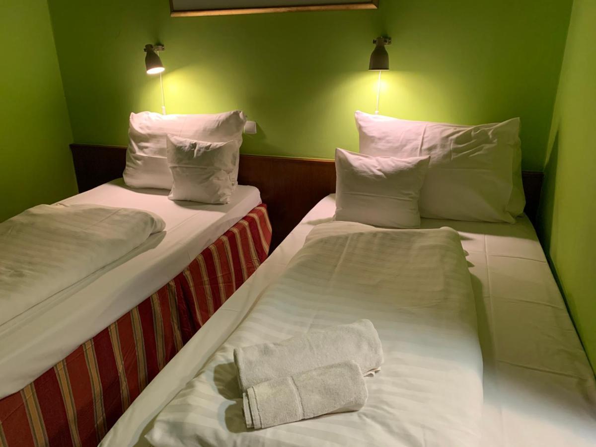 Hotel Omnibusz บูดาเปสต์ ภายนอก รูปภาพ