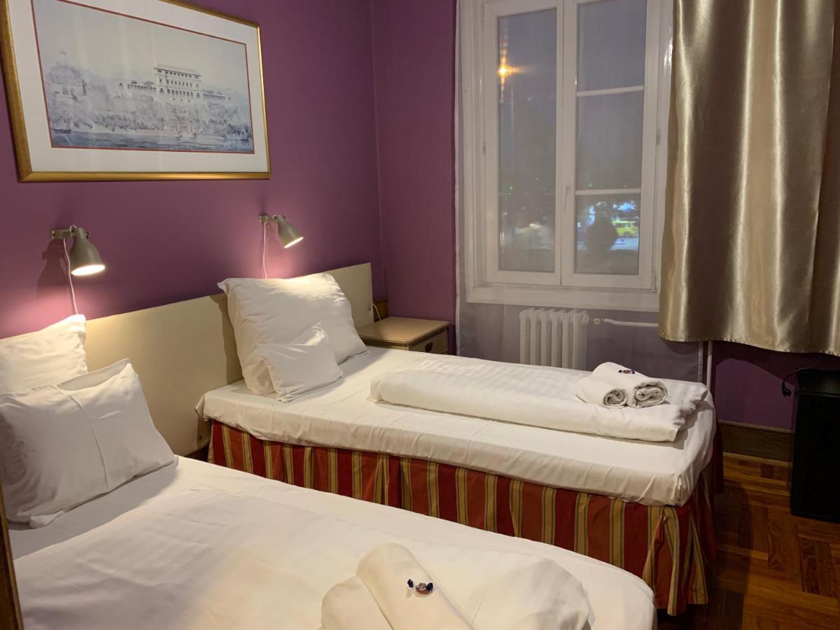 Hotel Omnibusz บูดาเปสต์ ภายนอก รูปภาพ