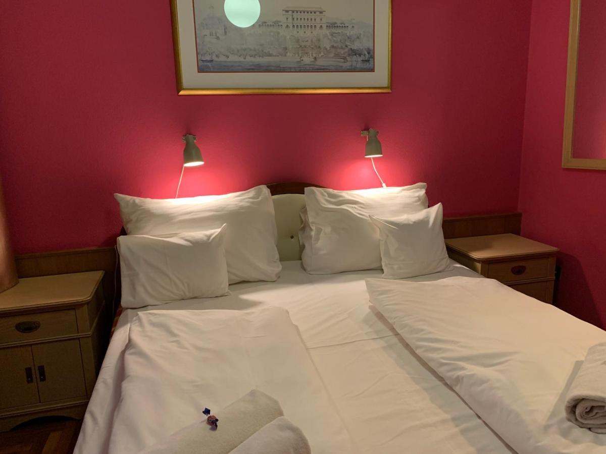 Hotel Omnibusz บูดาเปสต์ ภายนอก รูปภาพ