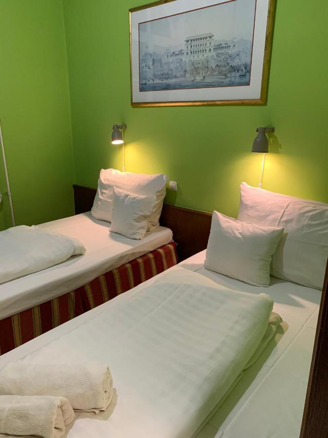 Hotel Omnibusz บูดาเปสต์ ภายนอก รูปภาพ