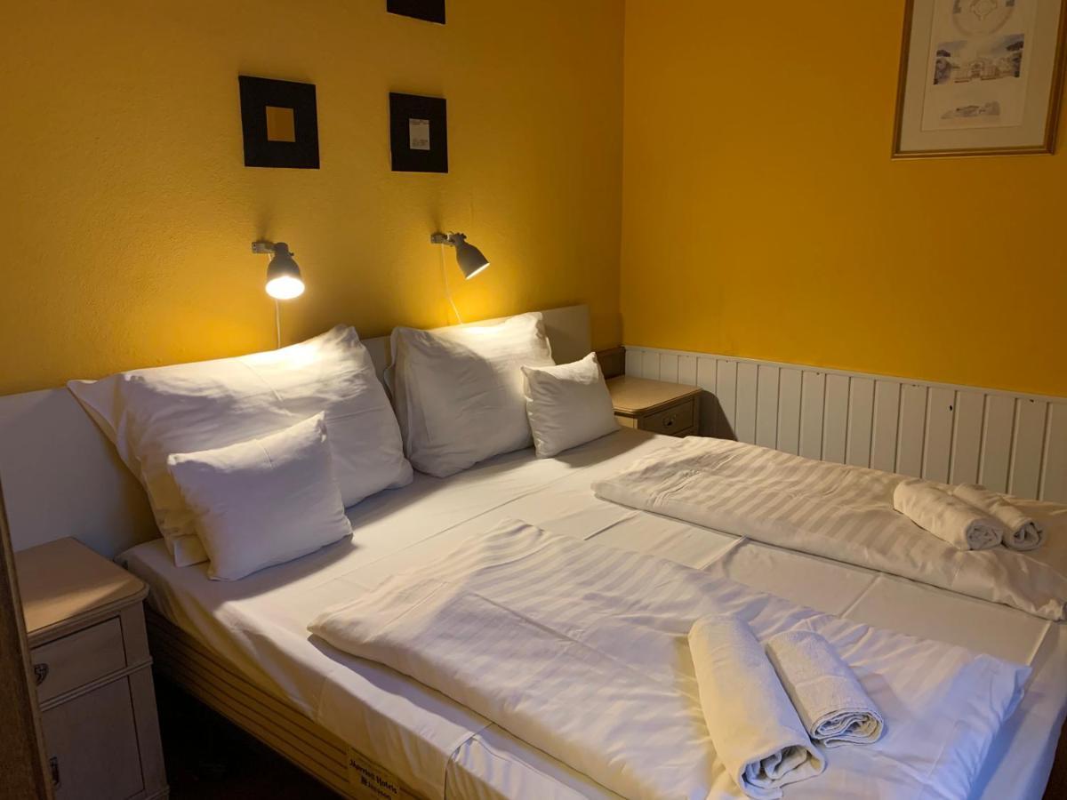 Hotel Omnibusz บูดาเปสต์ ภายนอก รูปภาพ