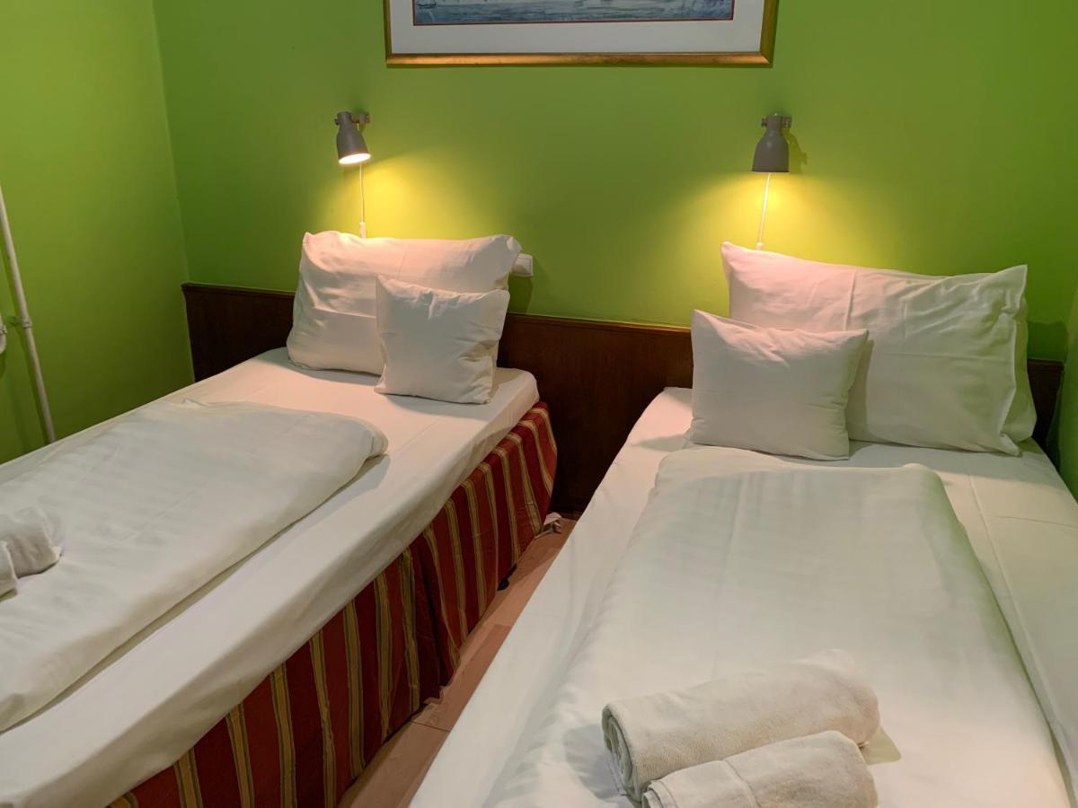 Hotel Omnibusz บูดาเปสต์ ภายนอก รูปภาพ