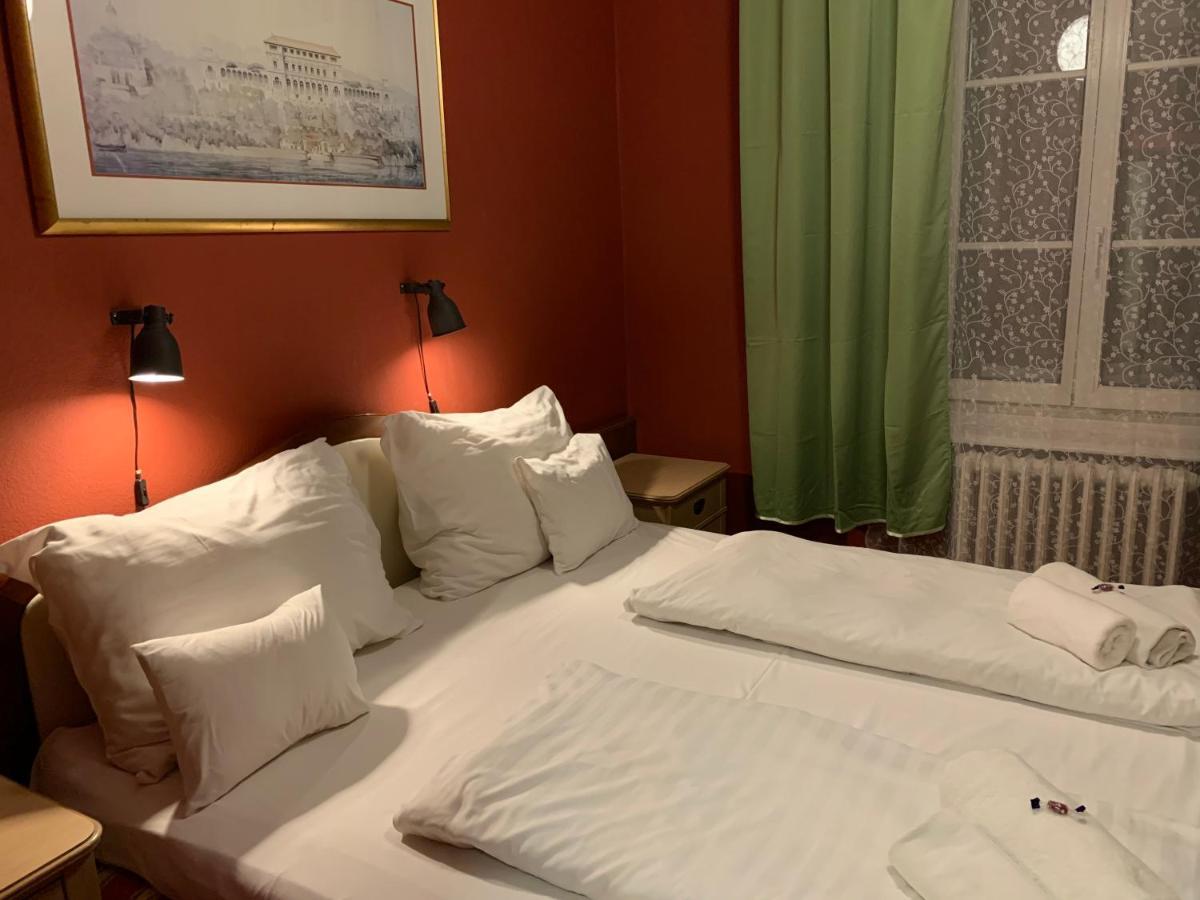 Hotel Omnibusz บูดาเปสต์ ภายนอก รูปภาพ