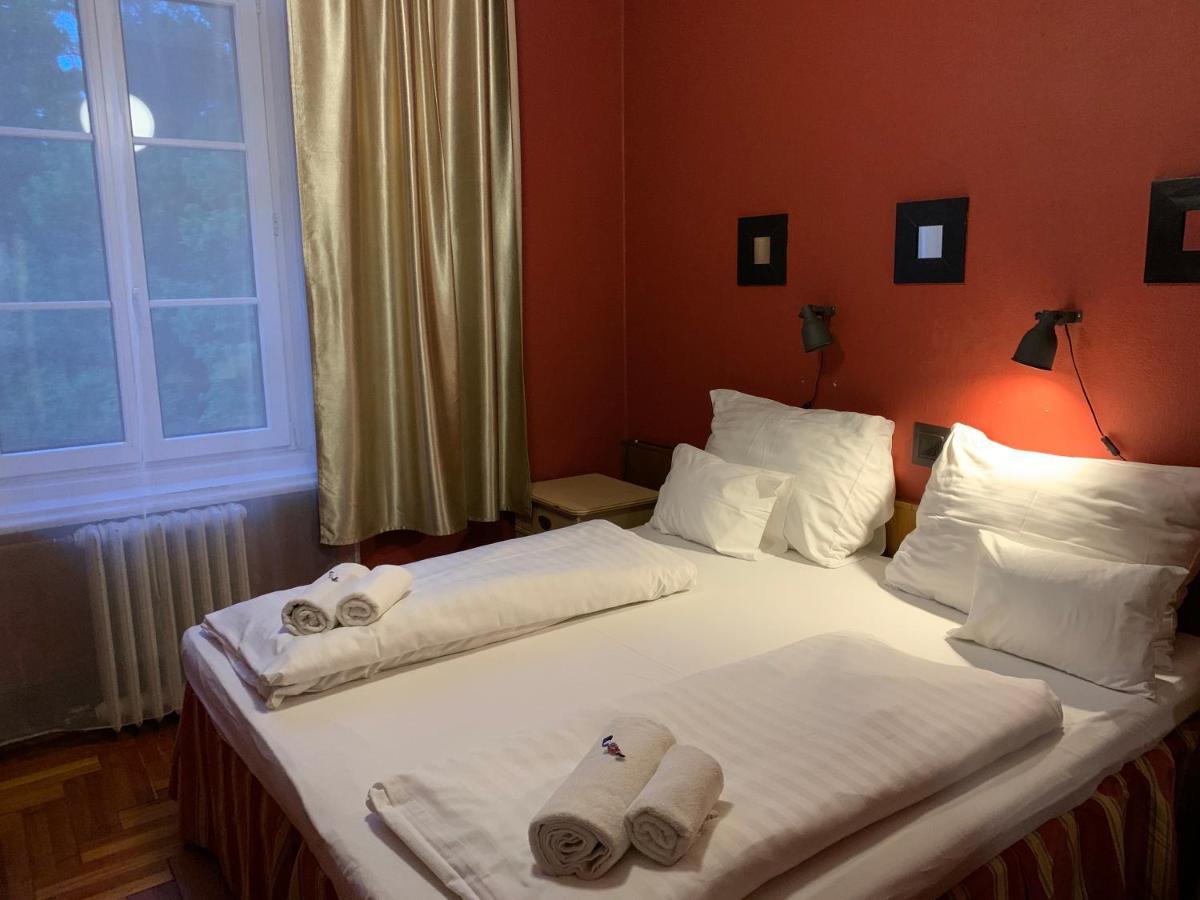 Hotel Omnibusz บูดาเปสต์ ภายนอก รูปภาพ