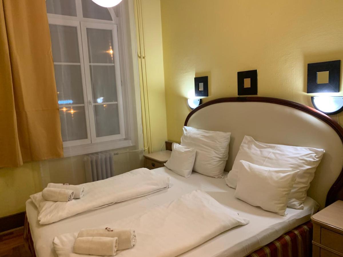 Hotel Omnibusz บูดาเปสต์ ภายนอก รูปภาพ